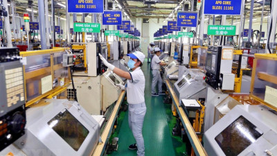Đẩy mạnh phân cấp, đơn giản hóa thủ tục cho nhà đầu tư nước ngoài trong hoạt động thương mại