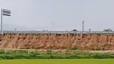 Mưa lũ gây ảnh hưởng nghiêm trọng tuyến cao tốc qua miền Trung