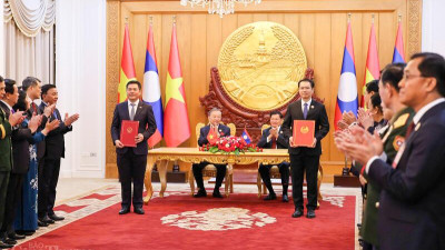 Bộ Công Thương Việt Nam và Bộ Công Thương Lào trao Biên bản ghi nhớ về phát triển chuỗi liên kết công nghiệp