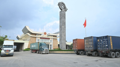 Giao thương Việt Nam- Campuchia phát triển qua 10 cặp cửa khẩu