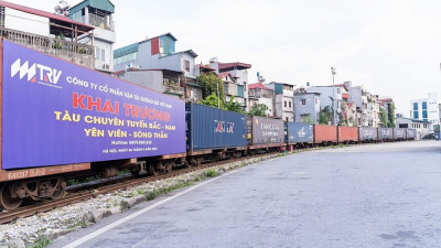 TRV khai trương tàu chuyên tuyến Bắc – Nam, mở ra trang mới cho ngành vận tải đường sắt