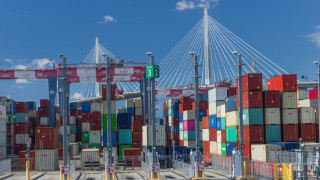 Hàng hóa qua cảng biển Long Beach đạt kỷ lục mới trong tháng 4/2025