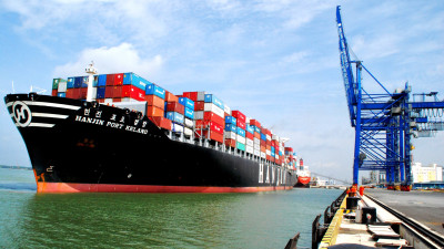 Vận chuyển Trường Thịnh - Quy trình bốc dỡ hàng tại Cảng - Bốc hàng tại cảng Cát Lái