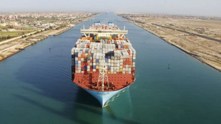 Kênh đào Suez giảm giá 15% cho tàu container lớn