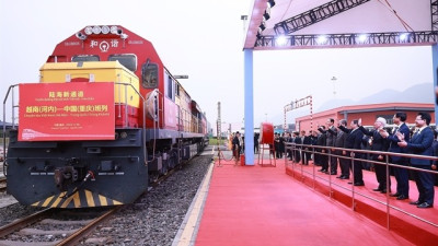 Prime Minister of Vietnam visits Chongqing International Logistics Hub Park