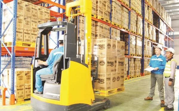Số lượng đơn đặt hàng mới tăng lần đầu kể từ tháng 2/2023